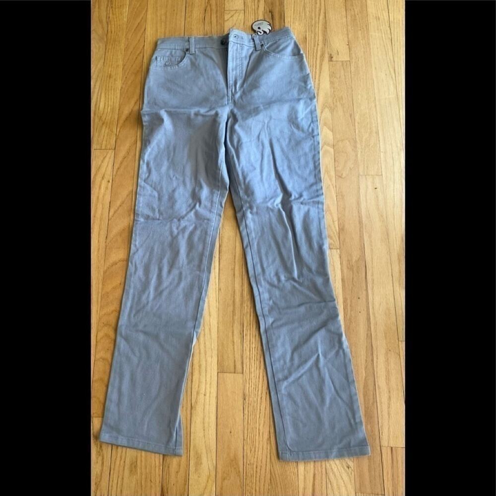 GLORIA VANDERBILT WOMENS JEAN SIZE 8 NWT